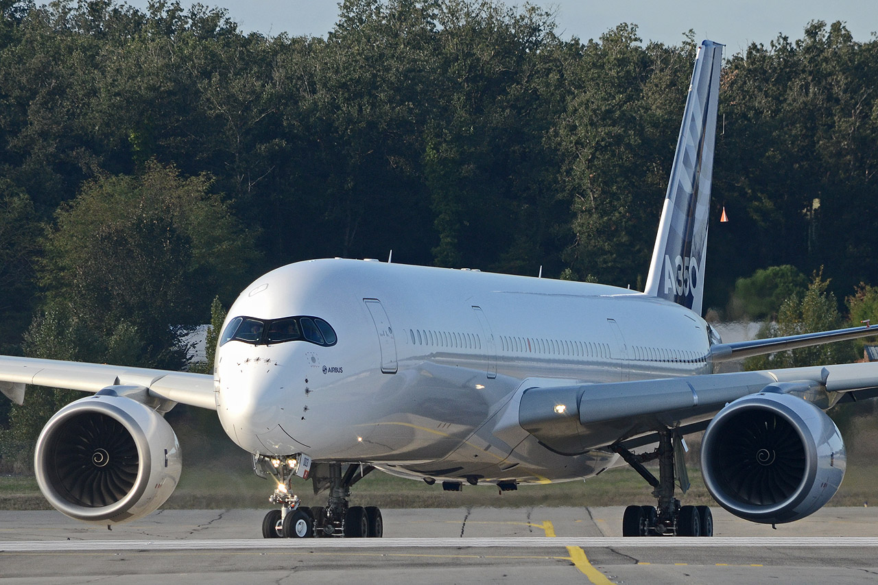 Toulouse-Blagnac [LFBO/TLS], 13/10/13-17/10/13 F-wzgg_tele_1280pyid2