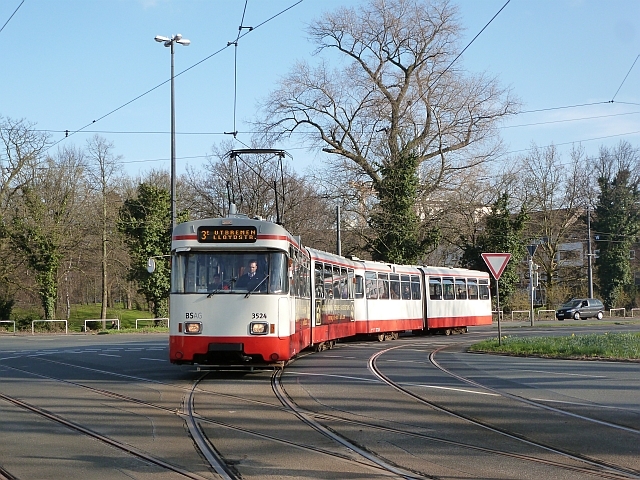 Hansestadt Bremen: Wegmann mit den ersten modernen Niederflurbahnen der Welt und Co. Hb138wul4