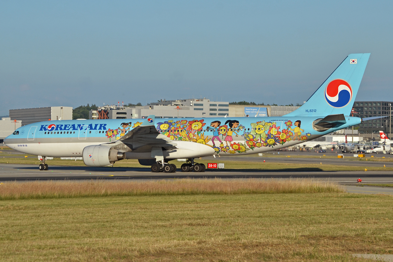 ZRH/LSZH, le 21 juin 2014 Hl8212_taxi_1280c6jk8