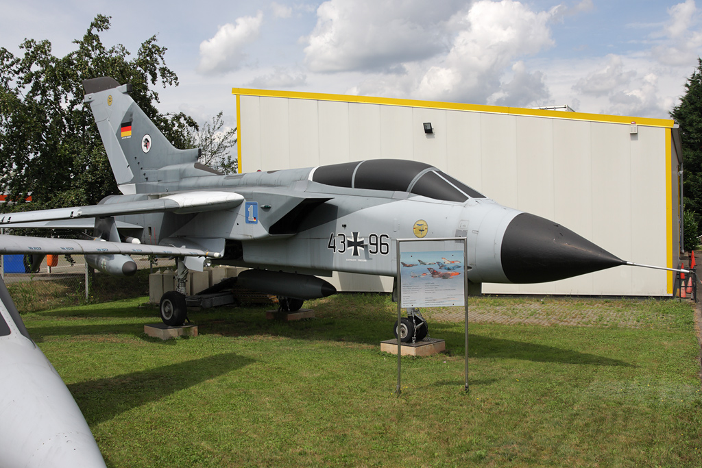 Luftwaffe-Jets in Wengerohr 01.08.2016 Img_2819a9rid