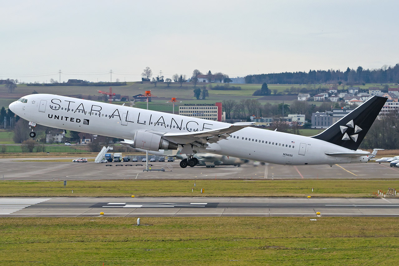 ZRH/LSZH, le 15 fvrier 2014 N76055_1280mws5n