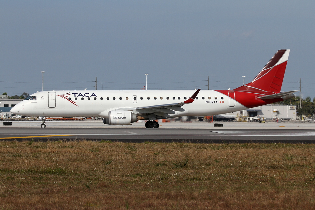 FLL/MIA - 25.02.2015 N982ta25.2.15mia22ysk1