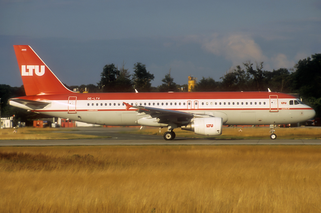 A320 in FRA Oe-ltv_09-07-05xuunc