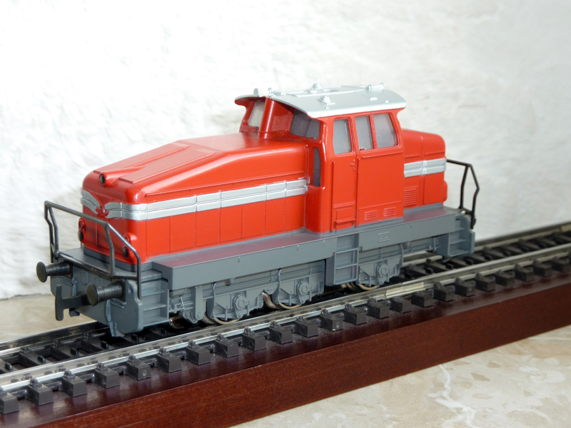 Märklin 2910 - Startpackung mit roter DHG 500, grünem Niederbordwagen und Kippwagen mit orangefarbener Mulde  P1150105vess7