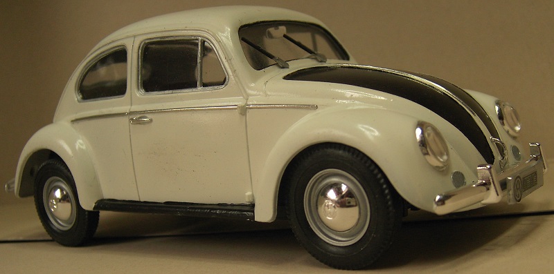 Volkswagen Käfer 1956 (Ovali) 1:24 von Gunze Sangyo aus 1989 Pict43605purz