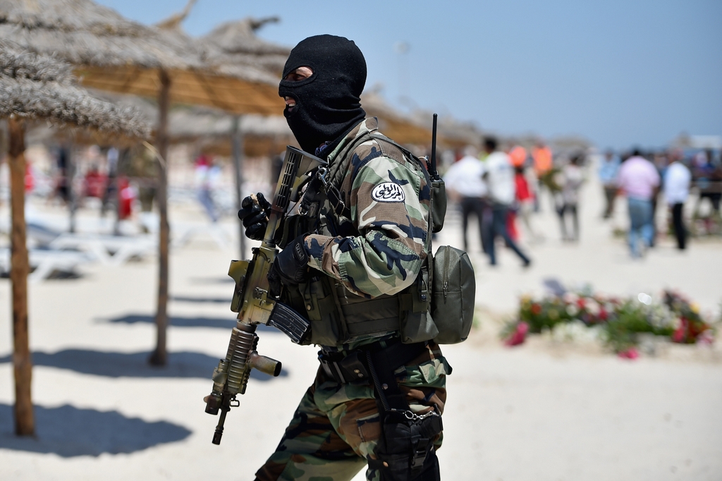 Armée Tunisienne / Tunisian Armed Forces / القوات المسلحة التونسية‎ - Page 28 Tun09youbs