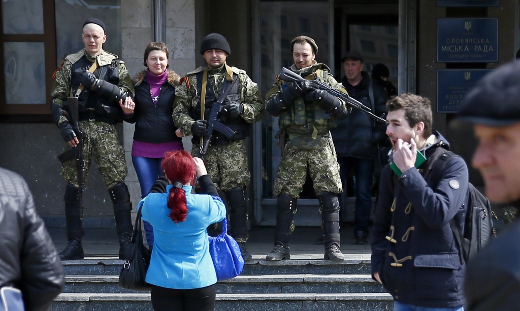 Ucrania destituye al presidente Yanukovich. Rusia anexa la Peninsula de Crimea, separatistas armados atacan en el Este. - Página 21 Ukr2299dj92