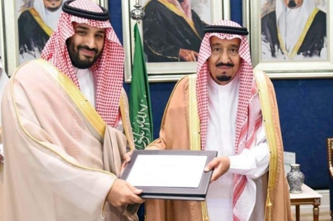 هل يتنحى الملك سلمان لتولى ابنه الامير محمد بن سلمان ؟؟ Mohammed-bin-salman-king-salman-bin-abdulaziz