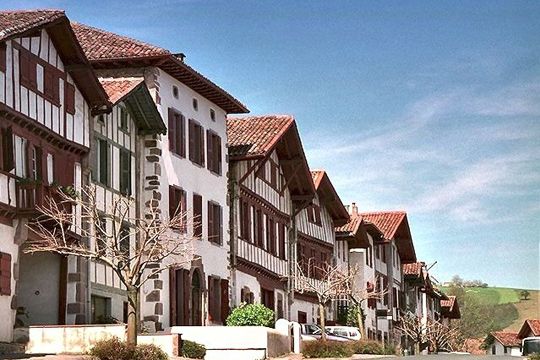 Balade en France - Quelques plus beaux villages - Ainhoa-pyrenees-a