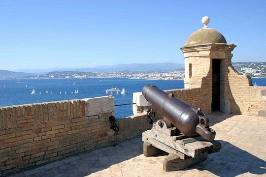 Villes françaises - Villes et monuments - 1ère partie Fort-royal-cannes-599730-1ed9c20