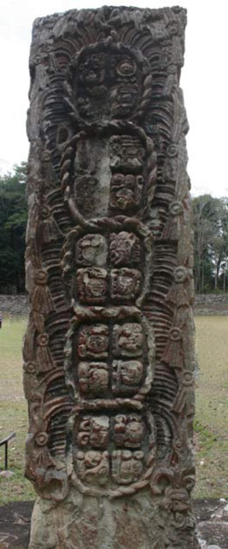 Mythologie Aztèque - Stele-copan