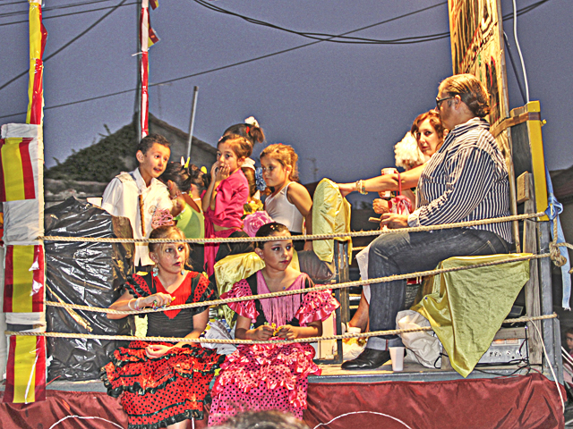 Desfile de carrozas en las fiestas de las Nieves, Malpica de Tajo (2012)  Desfi2012_5