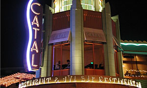 (Mini guide) Les restaurants de Disneyland Resort en Californie CatalRestaurantDinLowBand