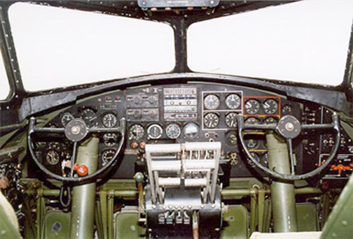 Little Patches (Revell B-17G 1/72) - Sida 3 B17-cockpit