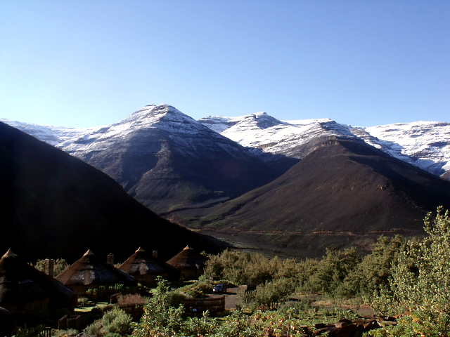 ليسوتو احدى دول افريقيا الجنوبية  Maliba-snow-lesotho