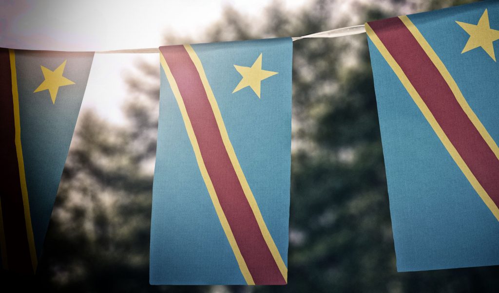 EST-IL ENCORE POSSIBLE D'AVOIR DES ÉLECTIONS CRÉDIBLES ET DANS LES DÉLAIS AU CONGO AVEC LE DISPOSITIF EN COURS ? KADIMA EN RASSURE DANS TOUTES LES LANGUES MAIS DES OBSERVATEURS DONT L'OPPOSITION ET UNE SOCIÉTÉ CIVILE EN DOUTENT. Drapeau-congolais-1024x602