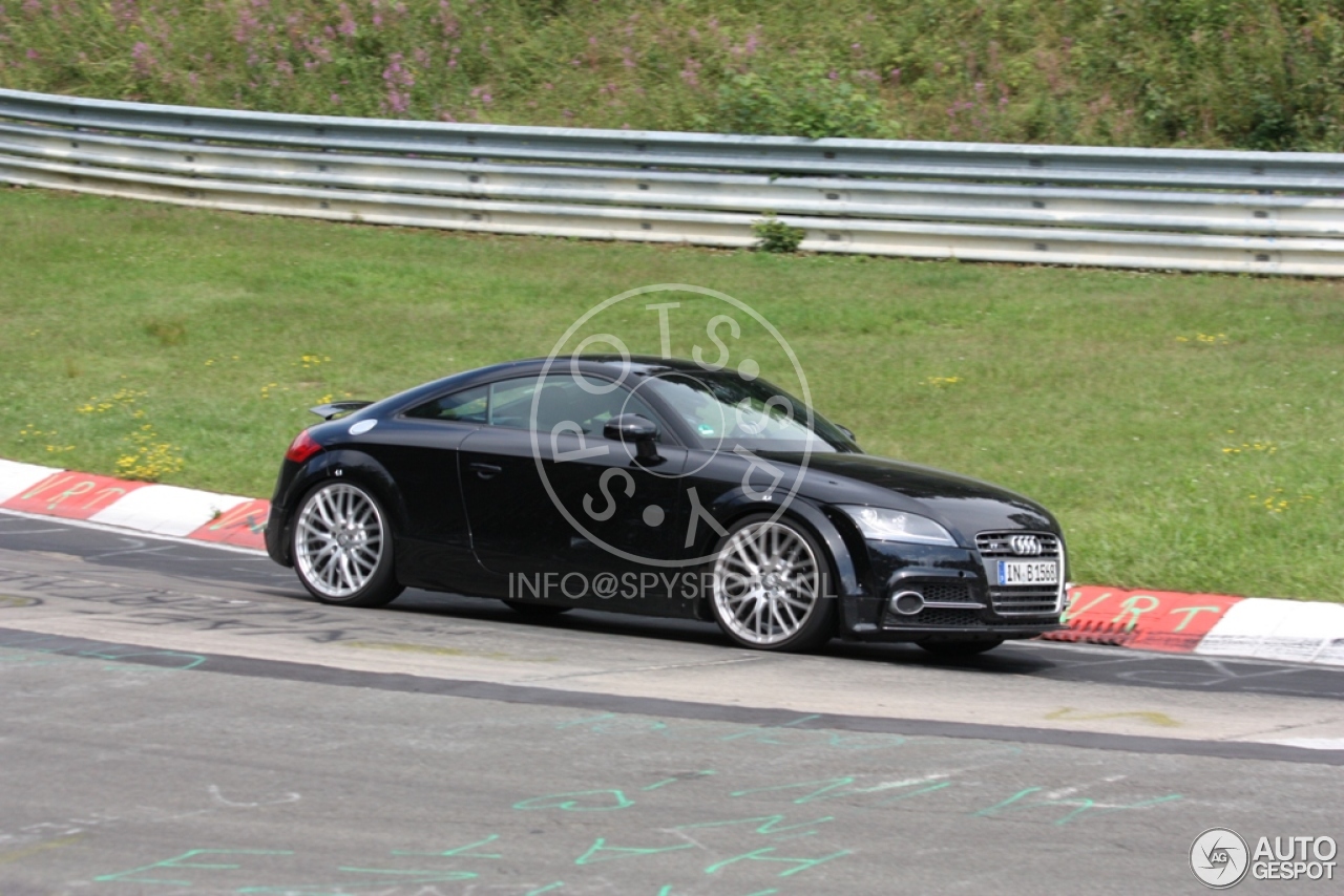 2014 - [Audi] TT III - Page 16 Audi-tt-rs-mkiii-mule-c812115082014132709_5