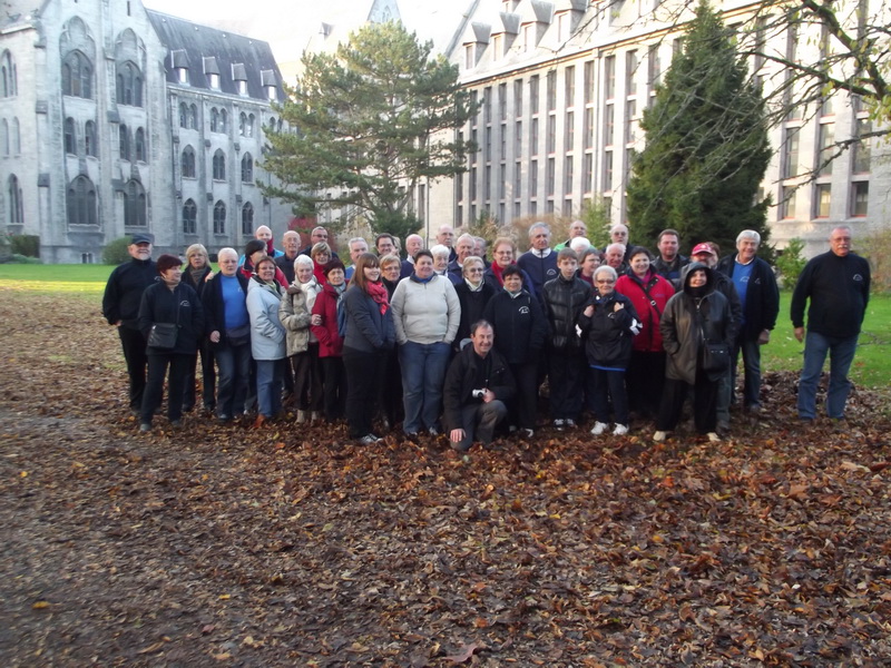 Photos ( à télécharger ) du groupe lors du voyage à Chevetogne et  de la visite de l ' Abbaye de Maredsous Dd64bb47e7fc76be4ba5