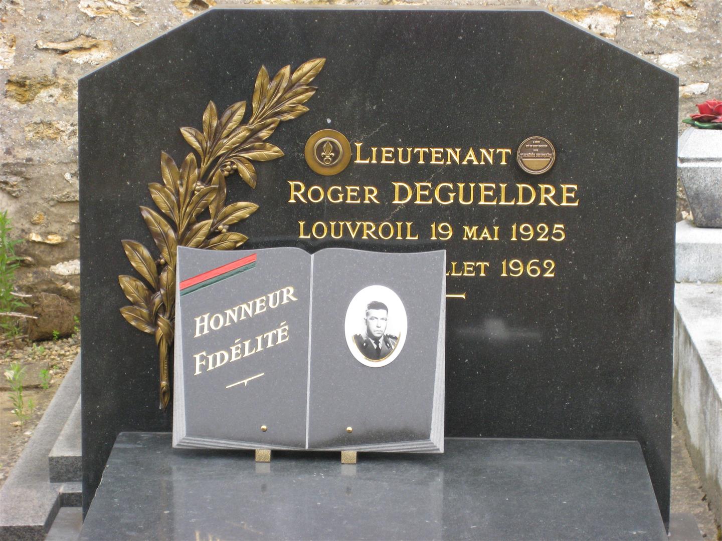 Lt. Roger DEGUELDRE  IN MEMORIAM Fe155d547dff19492585