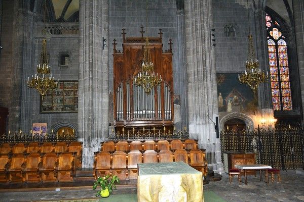 orcival (Basilique) + St Nectaire (église) + clermont- ferrand  + autres???? 014800b1