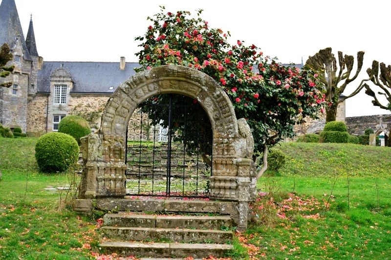 le chateau de rochefort en terre+ église ..... et autres _DSC6067