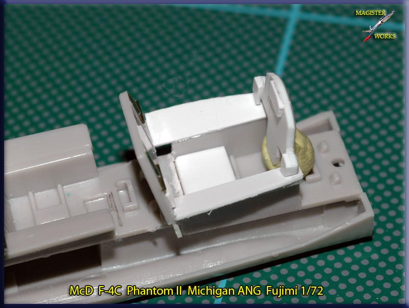 [MC1 - F4 Phantom] [Fujimi]F-4C Phantom II 171st FIS Selfridge AFB (Michigan ANG) 1/72 - Page 3 Photo025