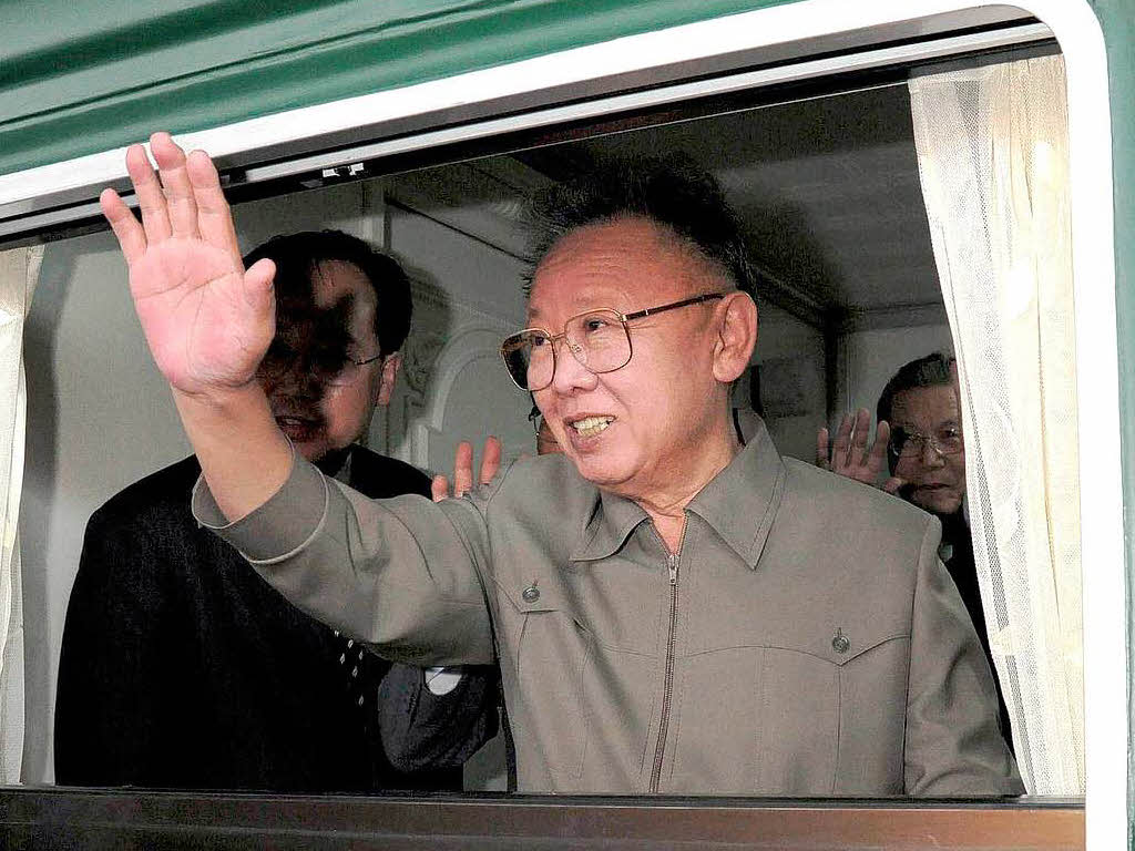 Into the hands of Kim Jong-un! [New supreme leader of North-Korea] 35199557