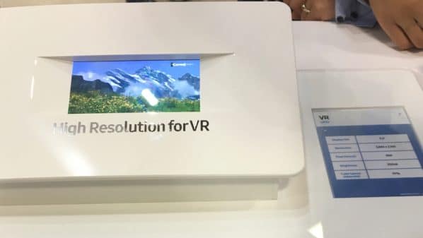  سامسونج تكشف عن شاشة للواقع الافتراضي بقياس 5.5 بوصات وبدقة 4K Samsung-4K-UHD-VR-display-598x337