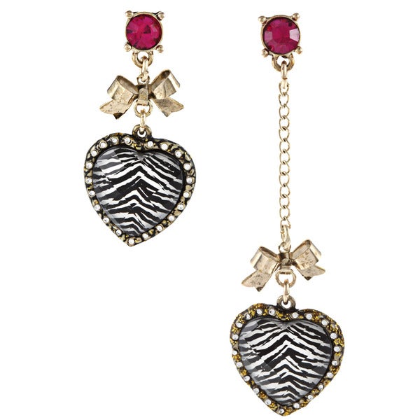 آقـــراط الآذن المتنــــاقضه ~ لمسه حداثه في الإكسسوارات  Betsey-Johnson-Zebra-Heart-Mismatch-Earrings-e8ba683e-776e-4eb7-8c32-80611ec74178_600