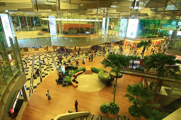 أفضل عشر مطارات في العالم Changi-airport1