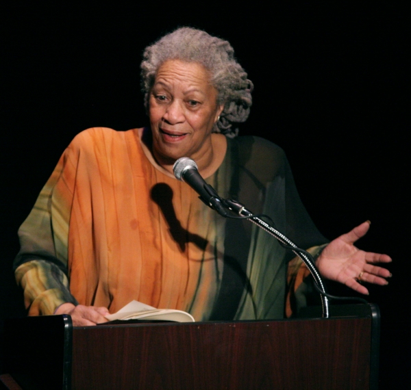 جوائز نوبل ولدت بتوصية من العالم السويدي الفريد نوبل Toni_Morrison_2008-2-600x570