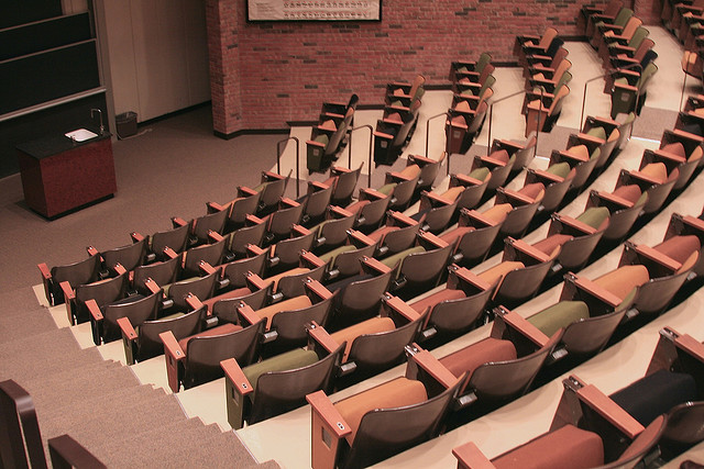 Előadótermek - Page 2 College-lecture-hall