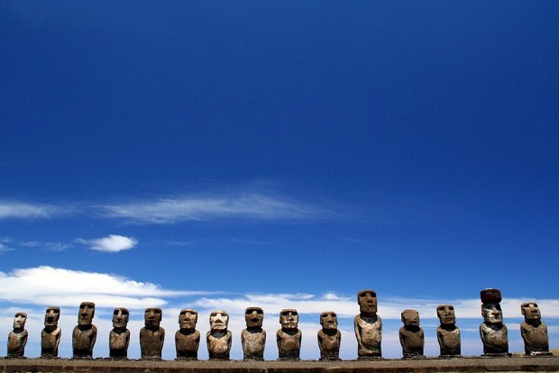 جزيرة القيامة .. الأكثر غرابة وعزلة في العالم Easter-island-2