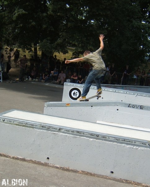 Votre session d'aujourd'hui - Page 20 Skatepistoltour%20k-grind