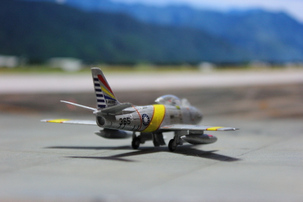 [Trumpeter] 1/144 ROCAF F-86F-NA-30 Sabre No.365 F_6548536_1