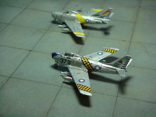 [Trumpeter] 1/144 ROCAF F-86F-NA-30 Sabre Thundertigers F_6572981_1