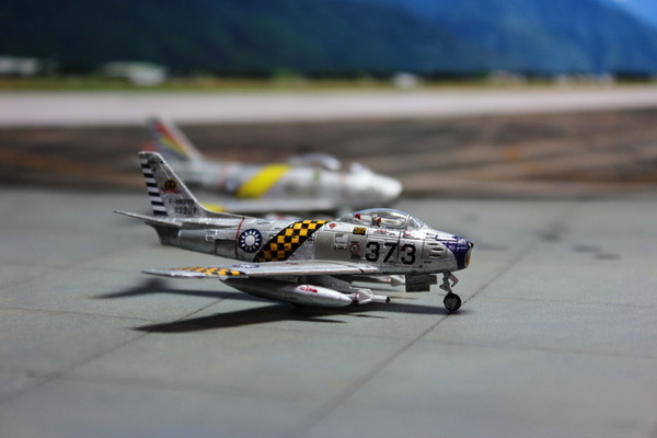 [Trumpeter] 1/144 ROCAF F-86F-NA-30 Sabre Thundertigers F_6572986_1