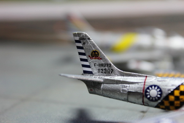 [Trumpeter] 1/144 ROCAF F-86F-NA-30 Sabre Thundertigers F_6572987_1