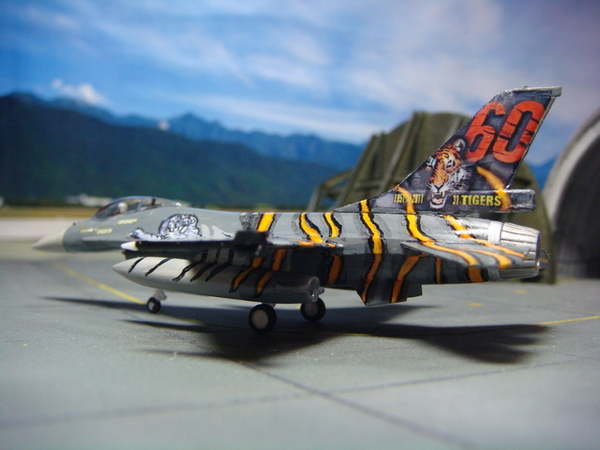 [ARII] 1/144 Belgian Air Force F-16AM Nato Tigermeet 2011 F_6971080_1