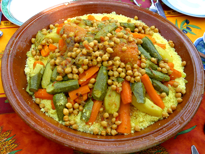 تعريف بسيط للمائدة المغربية Couscous