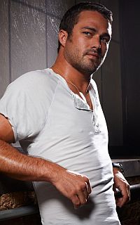 Taylor Kinney Simon12