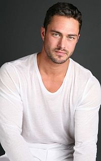 Taylor Kinney Simon14