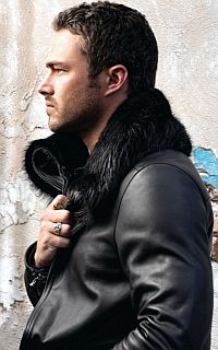 Taylor Kinney Simon6