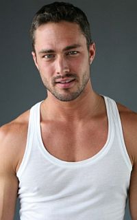 Taylor Kinney Simon9