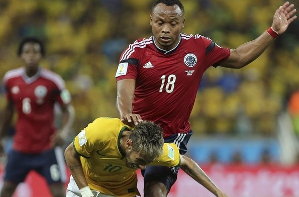 "فيفا": الإعلان عن عقوبة اللاعب الكولومبي زونيجا قريبًا Zuniga