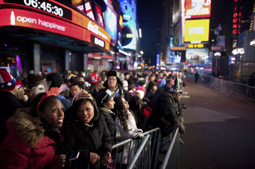 Big Surprise  Slideshow_1002031187_NY_NEW_YEARS_5