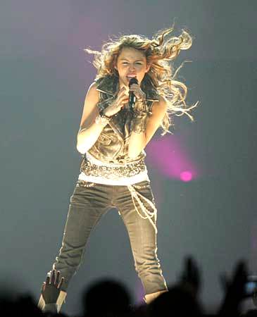 Miley Cyrus/Hannah Montana:Best of Both Worlds Tour Slideshow_288453_1