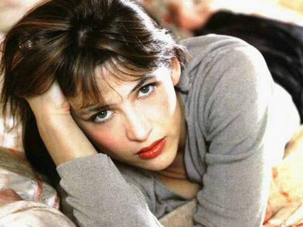 fond d'écran sophie marceau - Page 2 E5fa903d