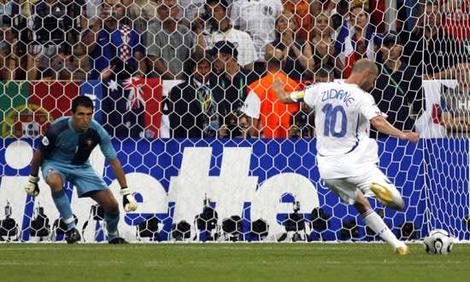 Những cầu thủ sút phạt hay nhất 1244710759-zidane-penalty-France