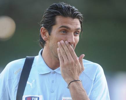 Stop 10 giorni per Gigi Buffon C1611bf2d1821209d37d1c0de42118af